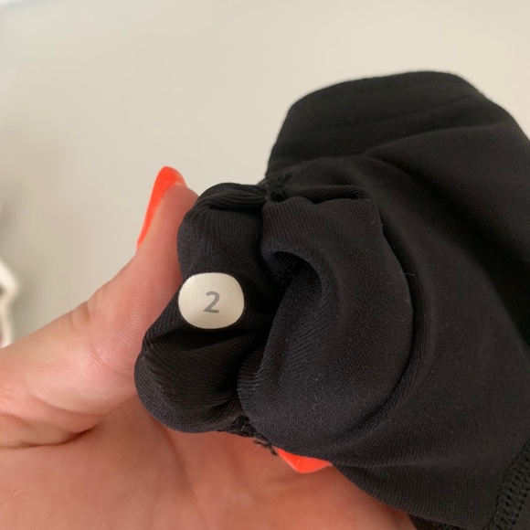 Lululemon 19” black crops with mesh detailing - Picture 3 of 8